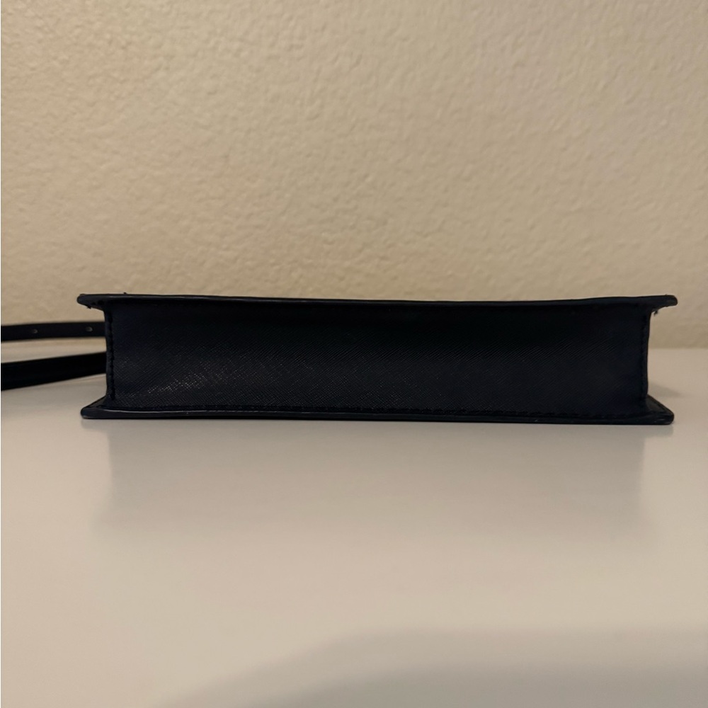 Kate Spade black leather crossbody bag and matching zip coin wallet. - Picture 6 of 9